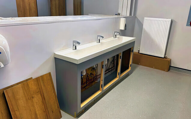 https://plumberellenbrook.com.au/uploads/2025/06/commercial-plumbing-241560.jpg