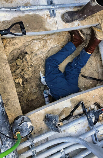 https://plumberellenbrook.com.au/uploads/2025/06/commercial-plumbing-722681.jpg