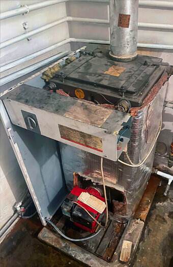 https://plumberellenbrook.com.au/uploads/2025/06/emergency-plumbing-619707.jpg