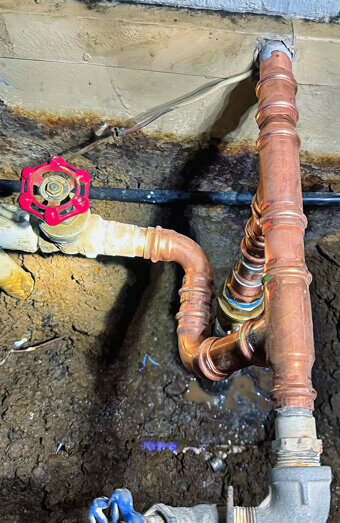 https://plumberellenbrook.com.au/uploads/2025/06/emergency-plumbing-826583.jpg