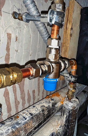 https://plumberellenbrook.com.au/uploads/2025/06/emergency-plumbing-912174.jpg