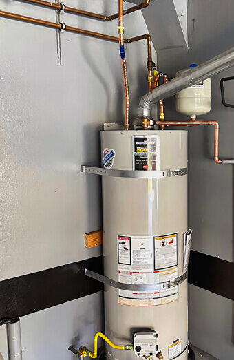 https://plumberellenbrook.com.au/uploads/2025/06/hot-water-755205.jpg